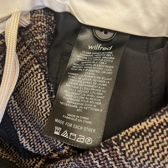 Aritizia Wilfred wool pants (size small) - Picture 5 of 8